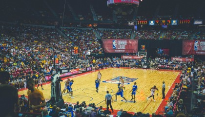 kaiyun官方-本菲卡窗口期备战NBA？浓眉哥50分钟激战快船，步行者赛前伤情更新